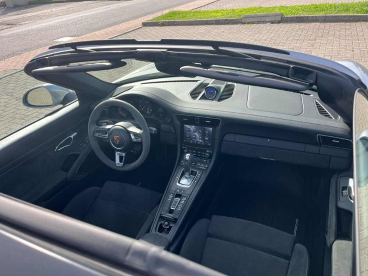 Porsche 911 Cabrio 3.0 Targa 4 GTS (11)