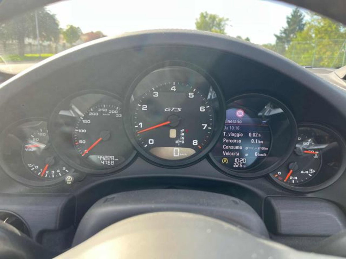 Porsche 911 Cabrio 3.0 Targa 4 GTS (9)