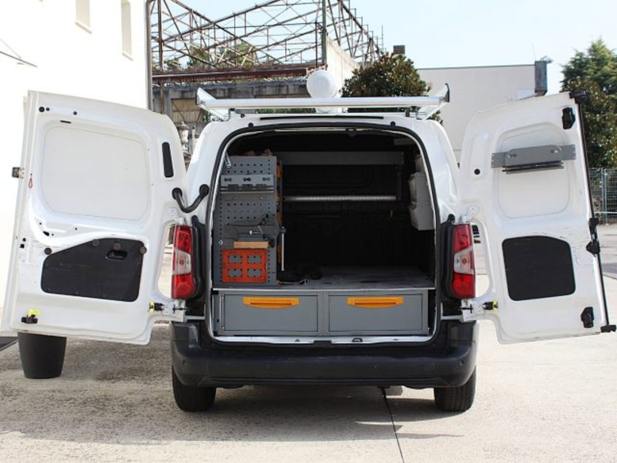 Opel Combo Furgone Cargo 1.5 Diesel 100CV S&S PC 650kg Edition (4)