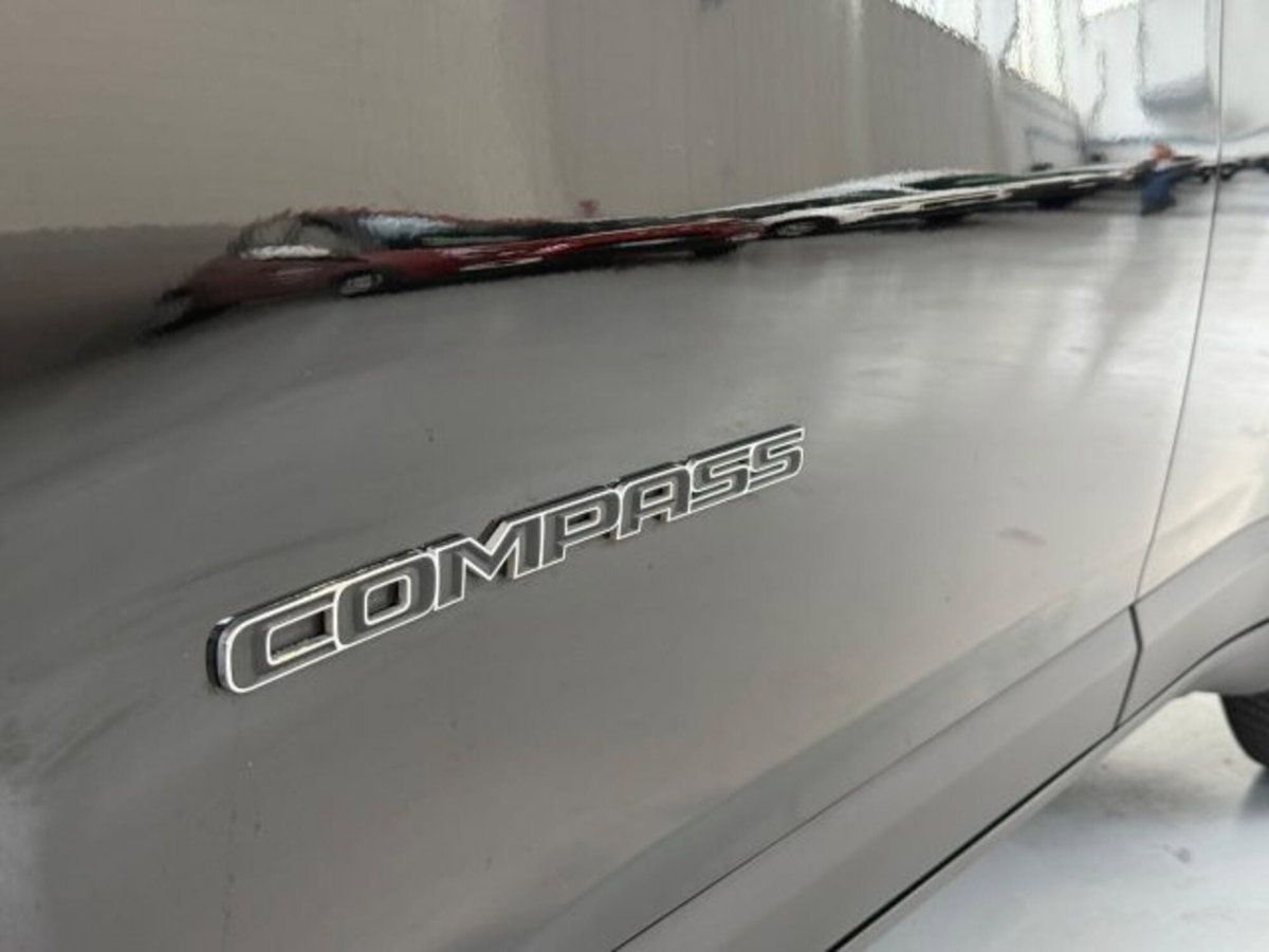 Jeep Compass 1.5 Turbo T4 130CV MHEV 2WD Limited (9)