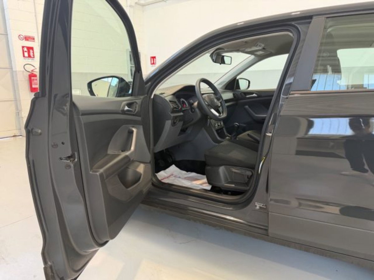 Volkswagen T-Cross 1.0 TSI Urban BMT (16)