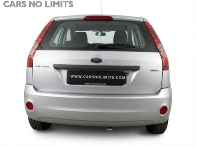 Ford Fiesta 1.4 TDCi 5p. Ghia (2)