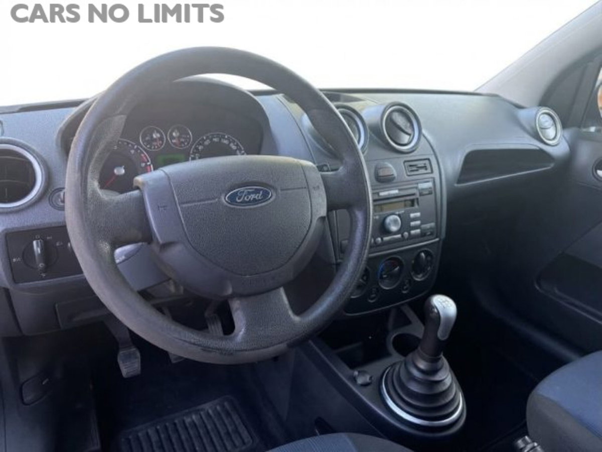 Ford Fiesta 1.4 TDCi 5p. Ghia (5)