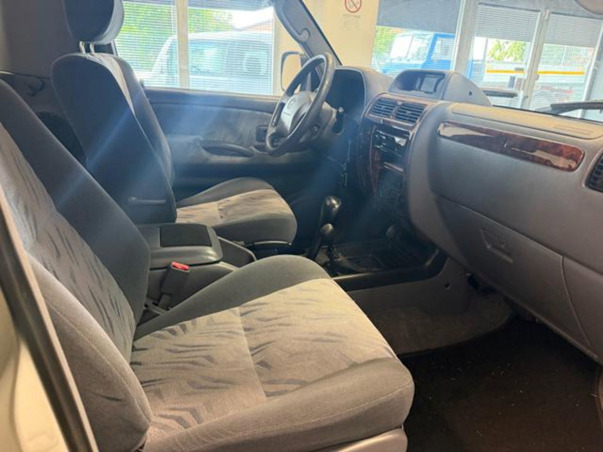 Toyota Land Cruiser Tdi D-4D cat 3 porte KDJ90 GX (11)