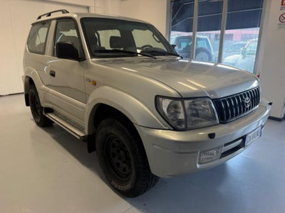 Toyota Land Cruiser Tdi D-4D cat 3 porte KDJ90 GX (3)