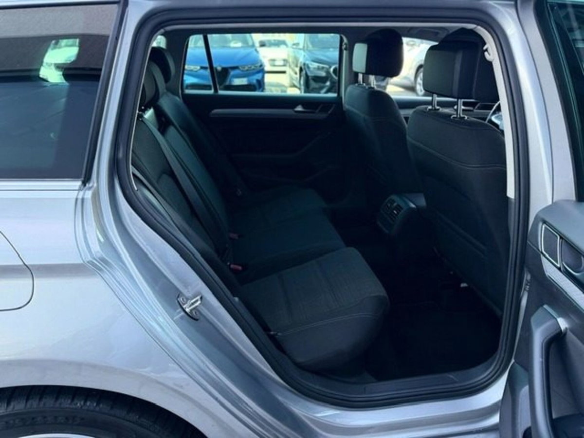 Volkswagen Passat Variant 2.0 TDI SCR 122 CV EVO DSG Business (16)