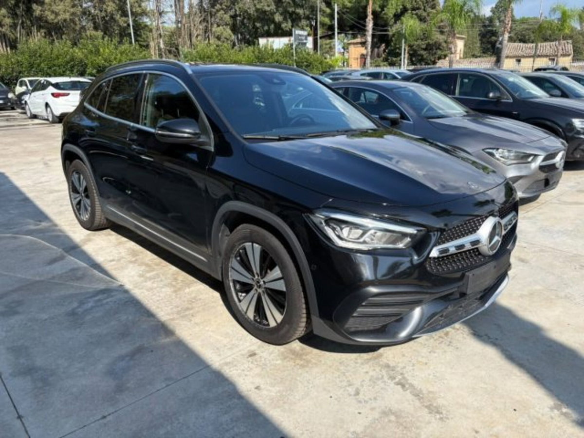 Mercedes-Benz GLA SUV 200 d Automatic Premium (4)