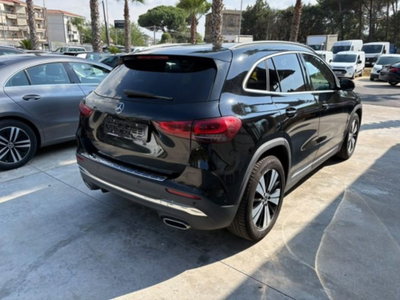 Mercedes-Benz GLA SUV 200 d Automatic Premium (5)