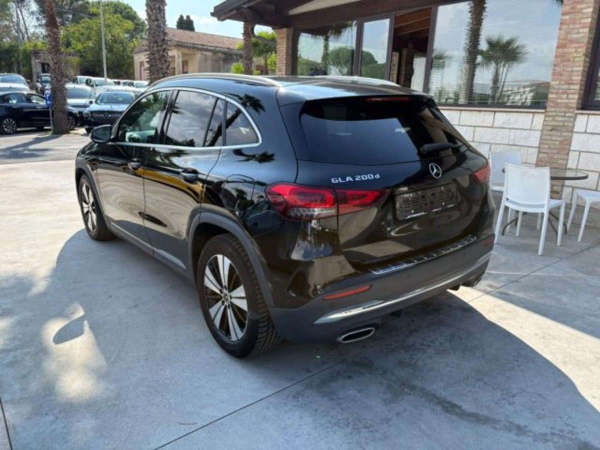 Mercedes-Benz GLA SUV 200 d Automatic Premium (7)