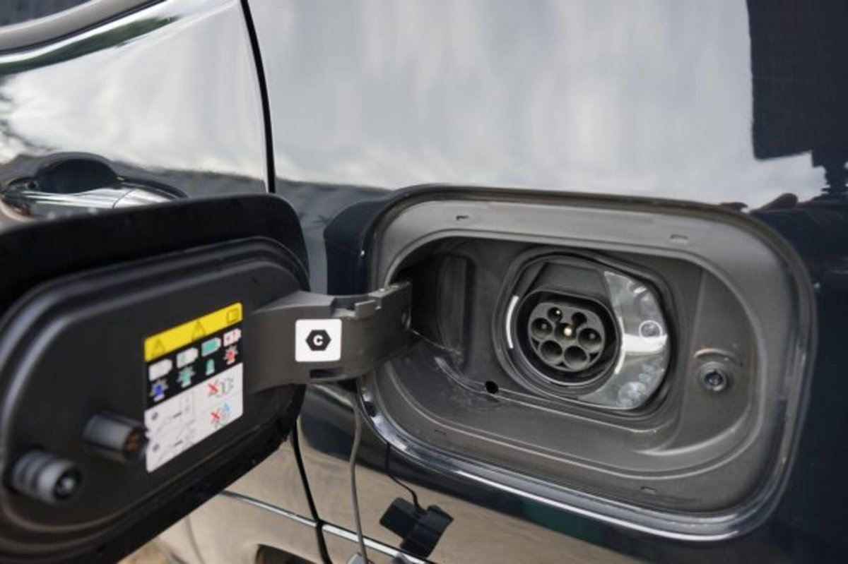 Jeep Compass 1.3 T4 240CV PHEV AT6 4xe S (10)