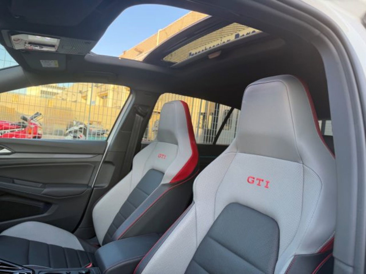 Volkswagen Golf 2.0 tsi GTI MT Ultimate 245cv (12)