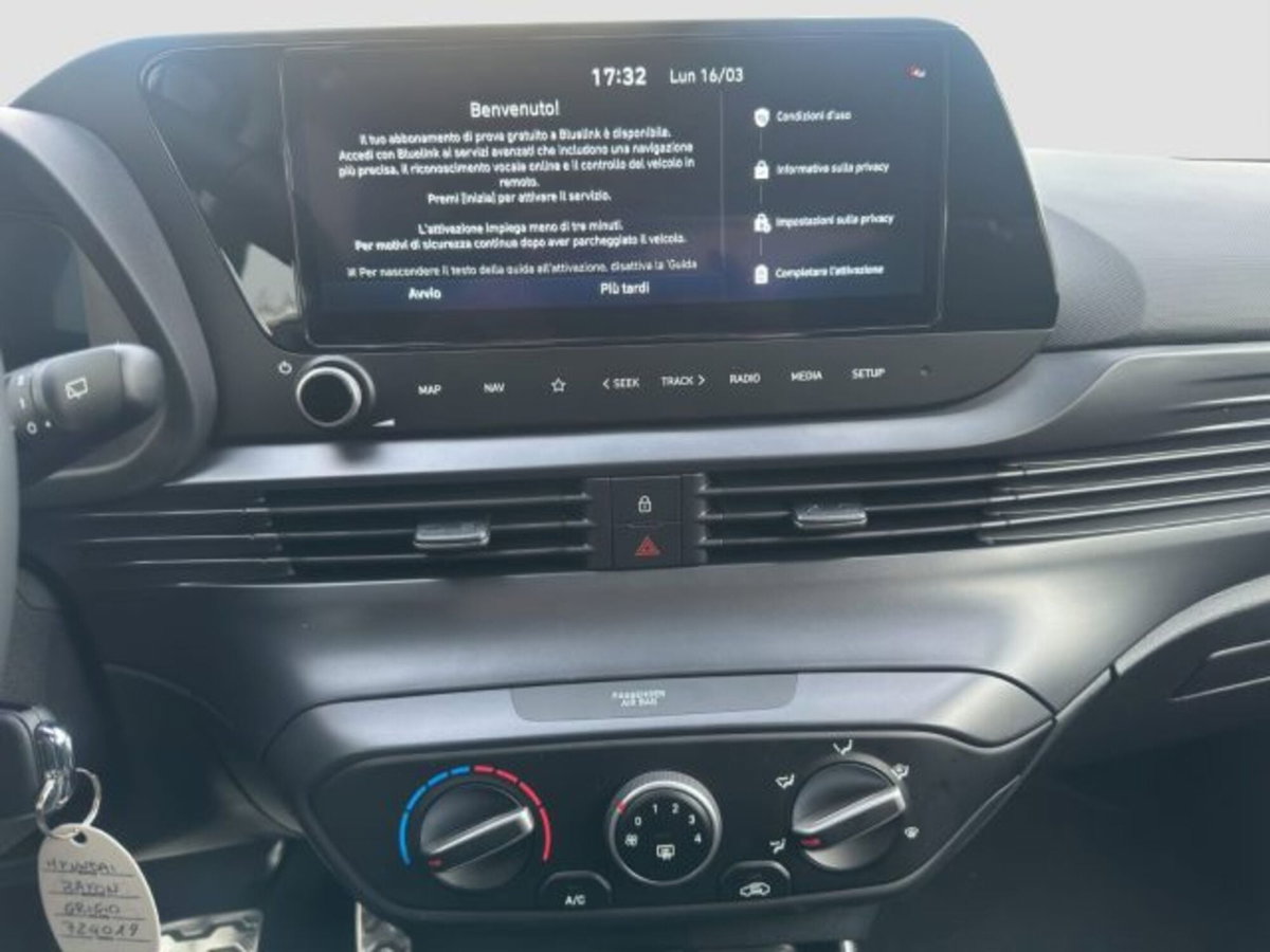 Hyundai Bayon 1.0 t-gdi Business 90cv dct (12)