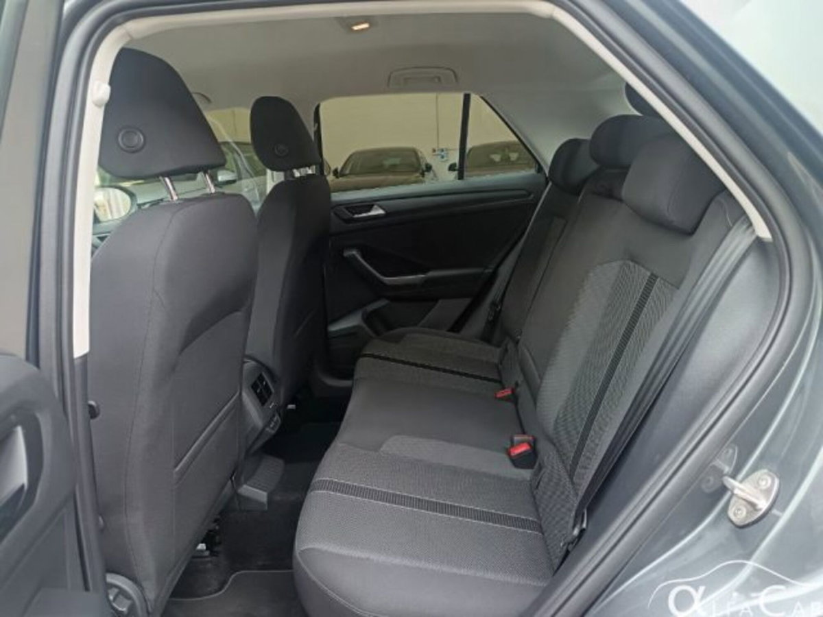 Volkswagen T-Roc 1.5 tsi Life dsg (13)