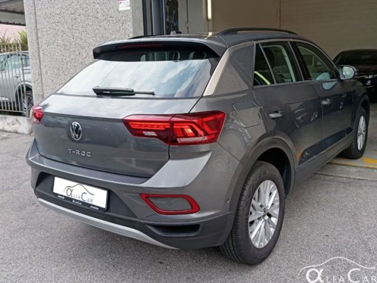 Volkswagen T-Roc 1.5 tsi Life dsg (2)