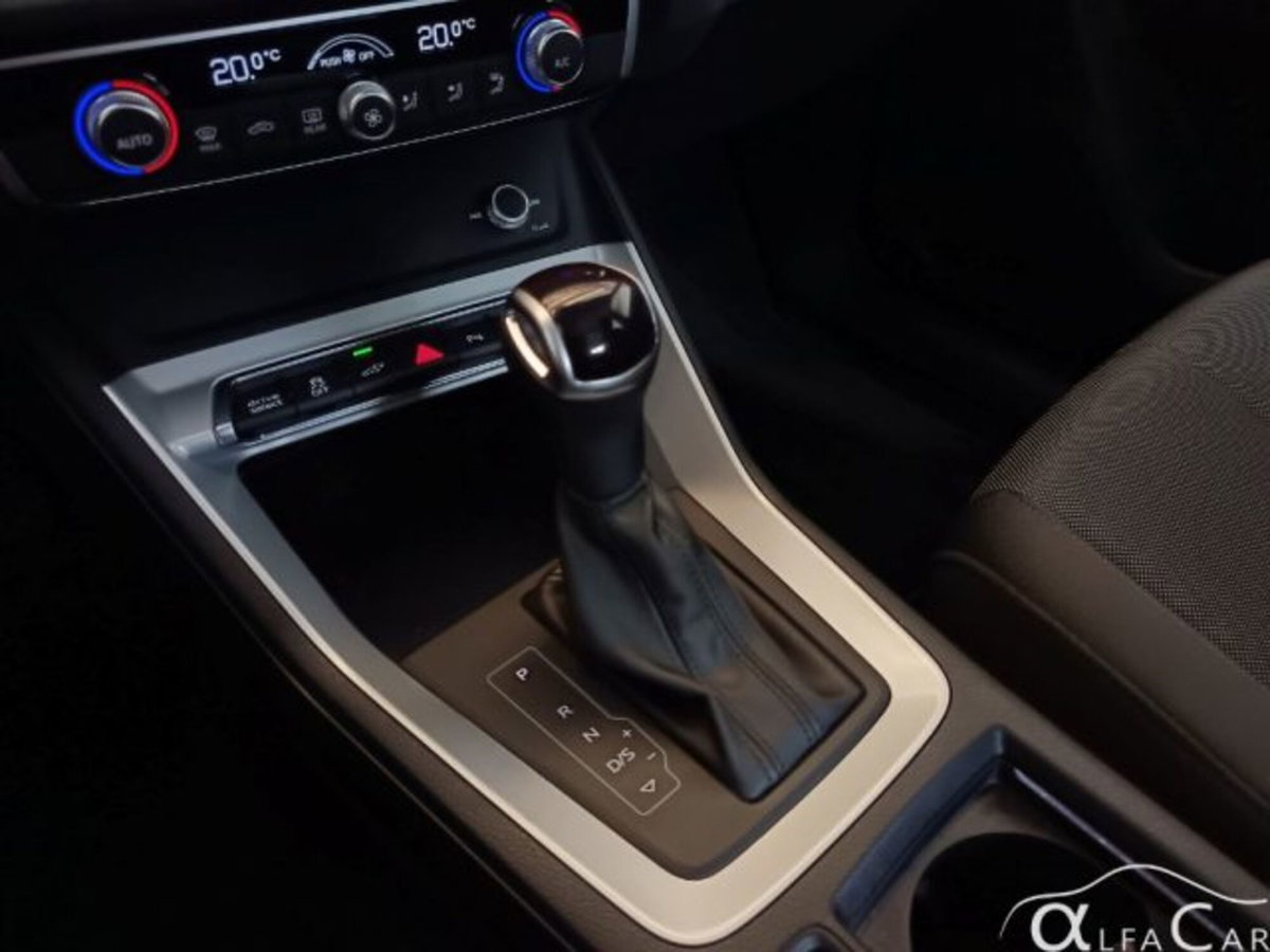 Audi Q3 45 TFSI e S tronic Business (11)