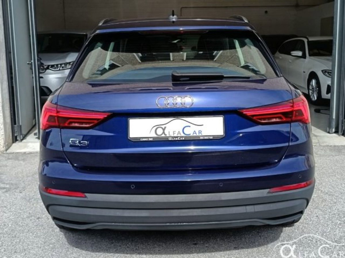 Audi Q3 45 TFSI e S tronic Business (4)