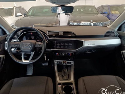 Audi Q3 45 TFSI e S tronic Business (6)