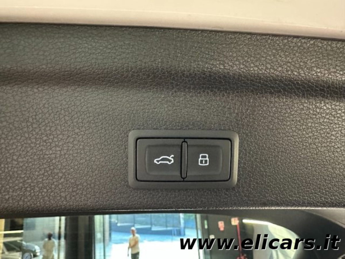 Audi Q3 40 TDI quattro S tronic Business (19)