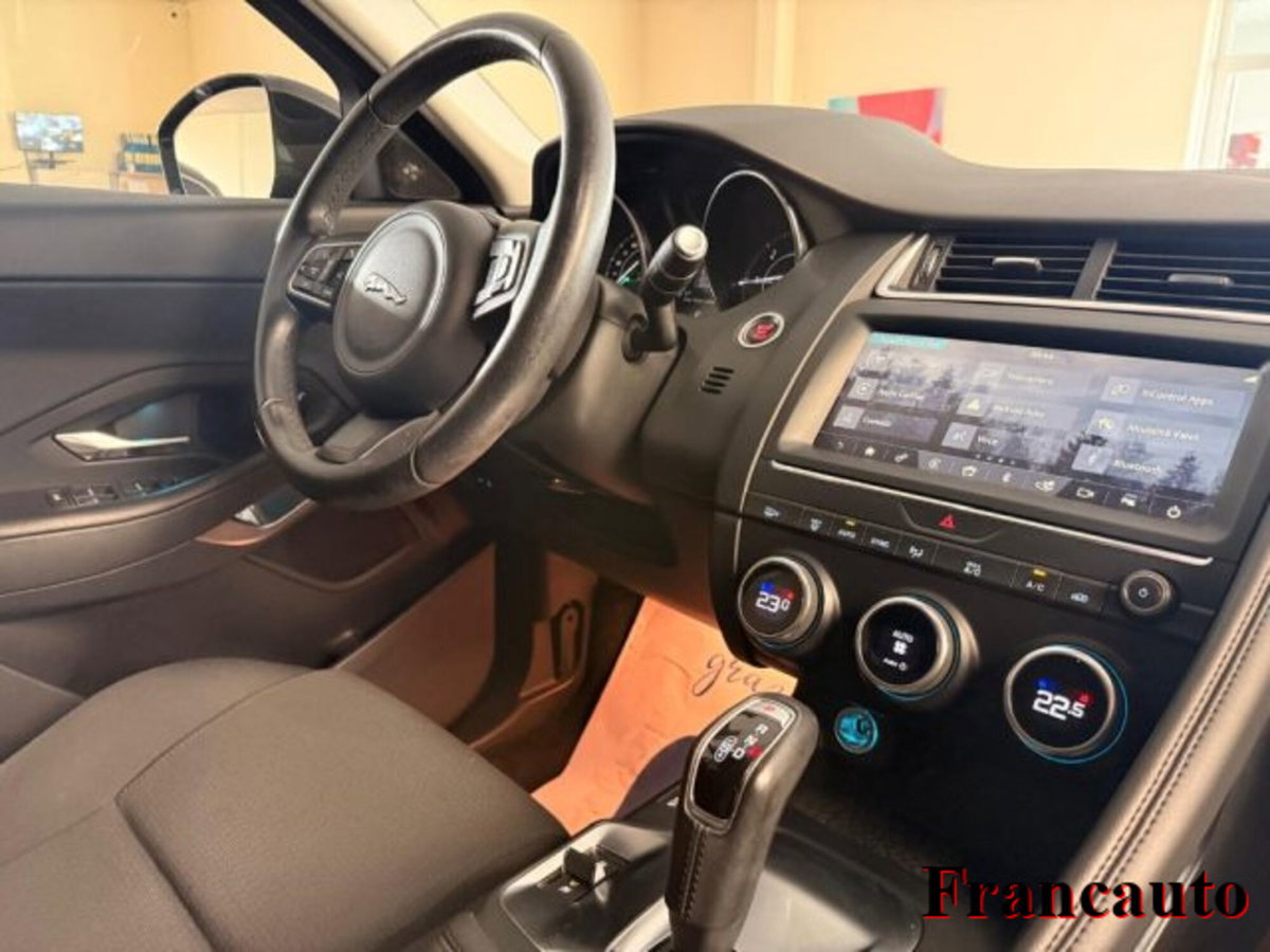 Jaguar E-Pace 2.0D 150 CV AWD aut. HSE (8)