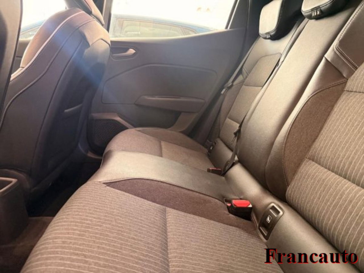 Renault Clio Full Hybrid E-Tech 145 CV 5 porte Engineered (14)