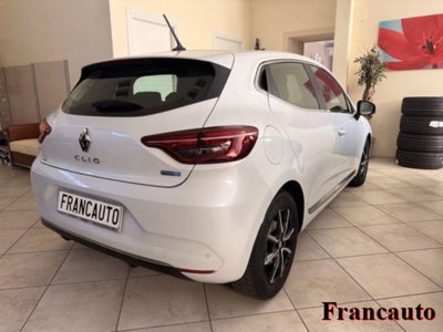 Renault Clio Full Hybrid E-Tech 145 CV 5 porte Engineered (4)