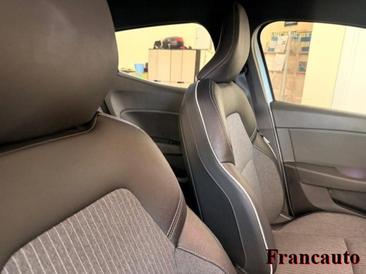 Renault Clio Full Hybrid E-Tech 145 CV 5 porte Engineered (9)
