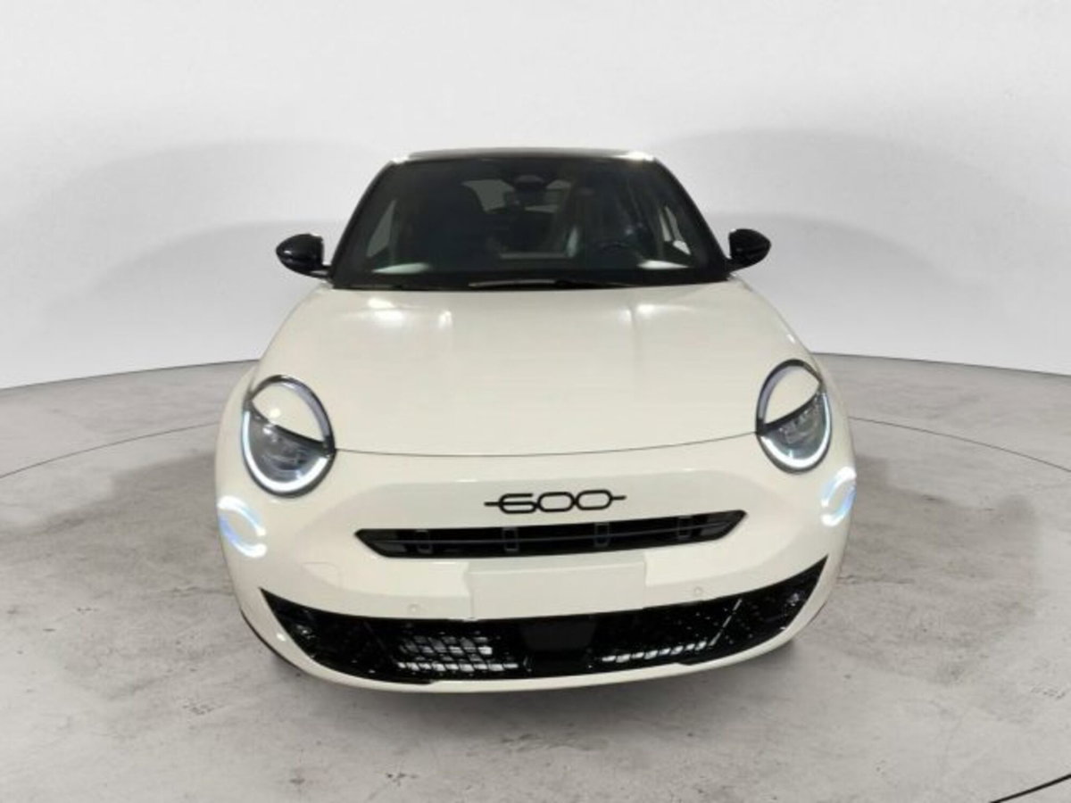 Fiat 600 1.2 hybrid Sport 145cv auto (2)