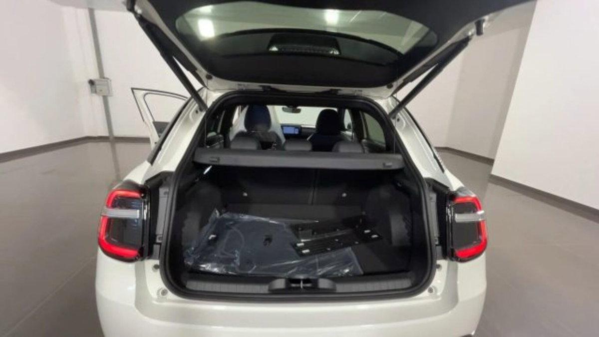 Fiat 600 1.2 hybrid Sport 145cv auto (7)