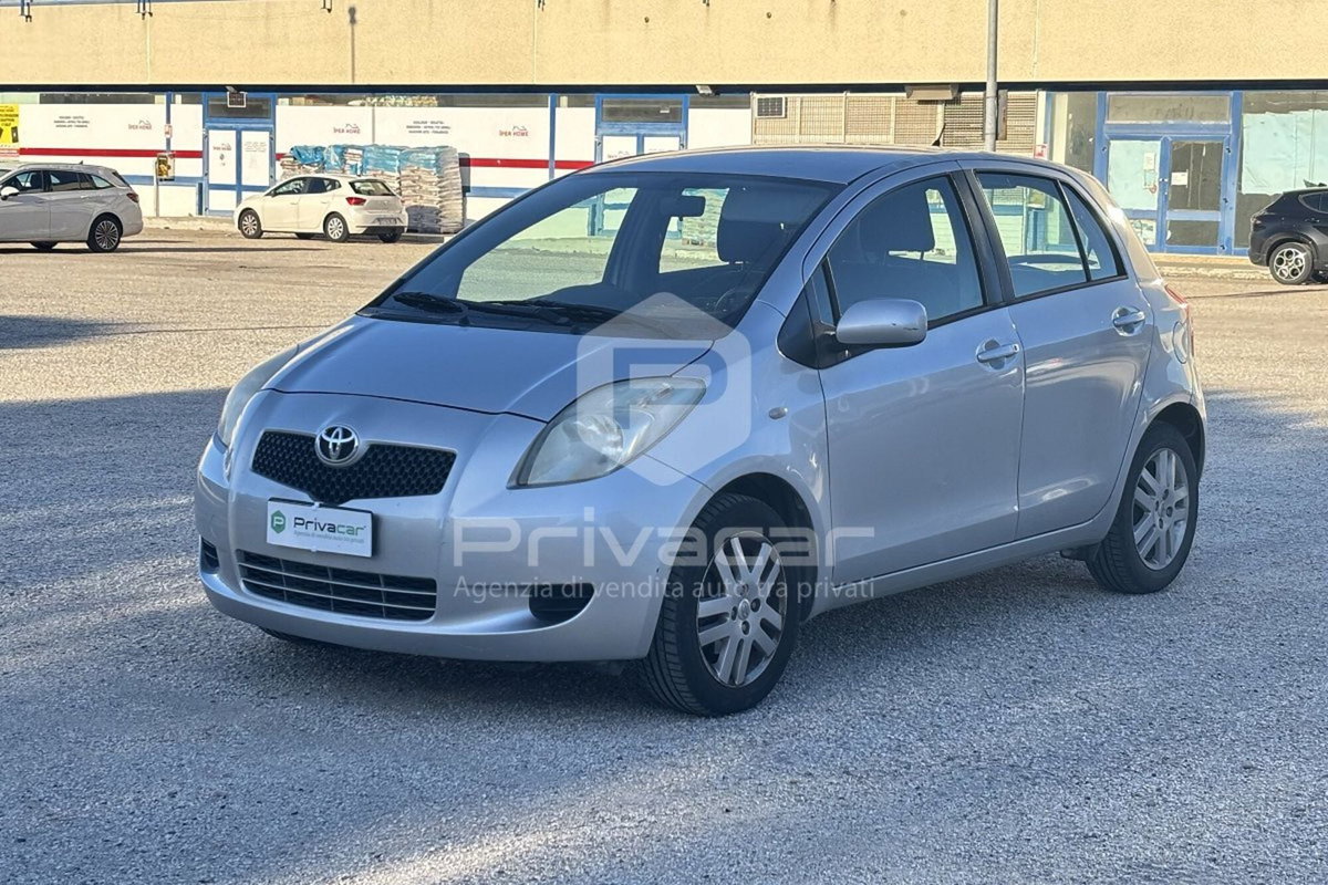 Toyota Yaris 1.0 5 porte