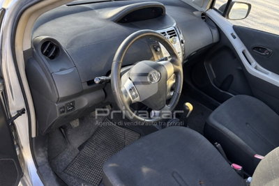 Toyota Yaris 1.0 5 porte (8)