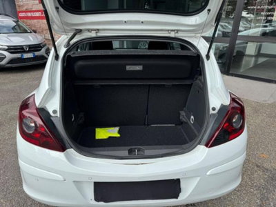 Opel Corsa 1.4 16V 3 porte b-color (11)