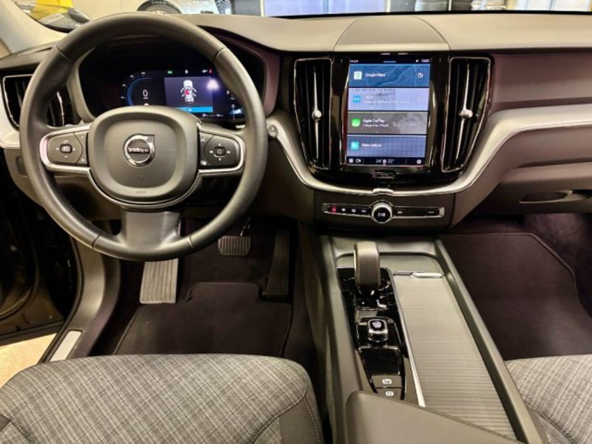 Volvo XC60 B4 automatico Core (11)