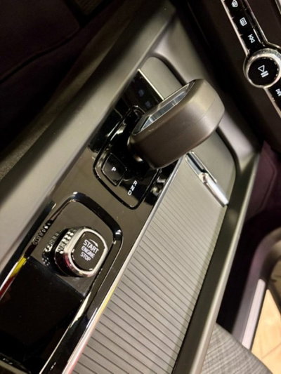 Volvo XC60 B4 automatico Core (17)