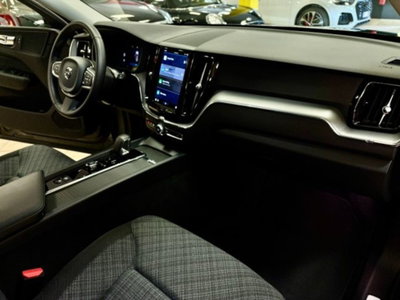 Volvo XC60 B4 automatico Core (8)