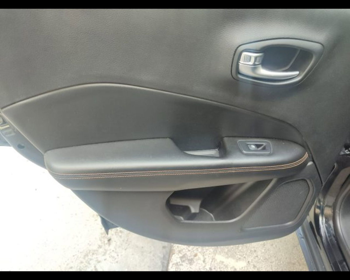 Jeep Compass 2.0 Multijet II aut. 4WD Limited (17)