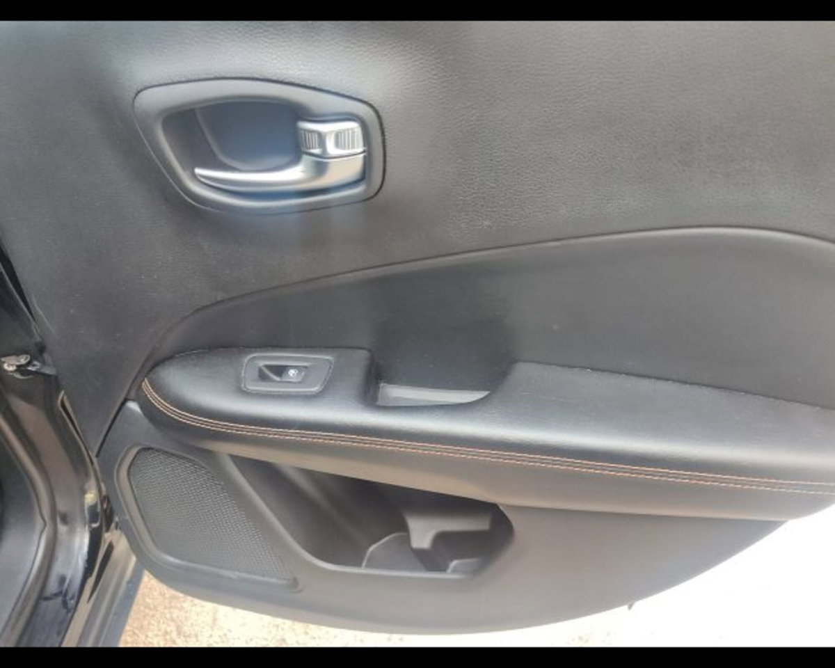 Jeep Compass 2.0 Multijet II aut. 4WD Limited (18)