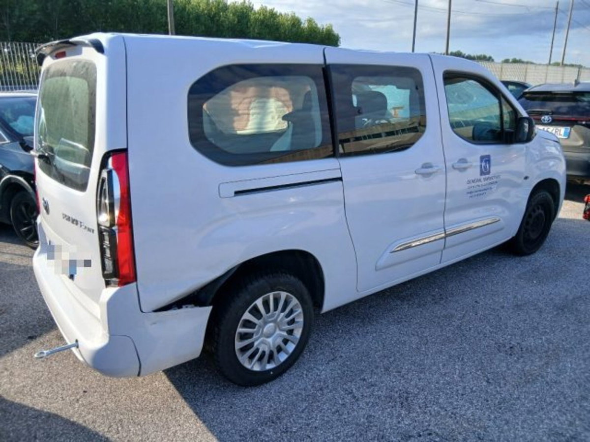 Toyota Proace City Verso City Verso 1.5D 130 CV S&S Short Luxury (10)