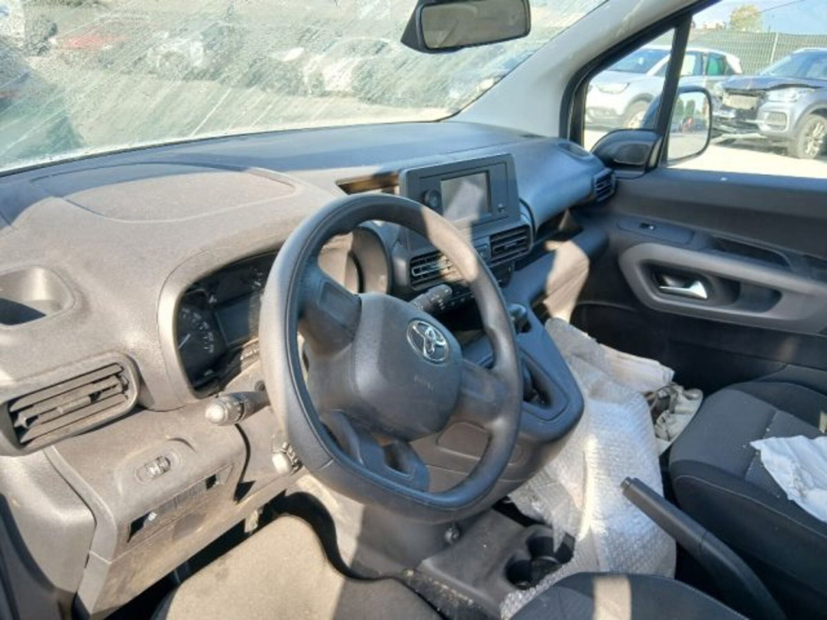 Toyota Proace City Verso City Verso 1.5D 130 CV S&S Short Luxury (17)