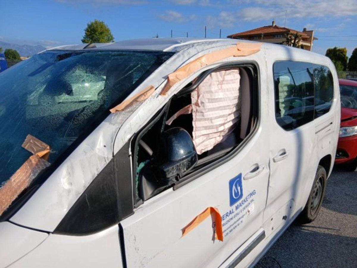 Toyota Proace City Verso City Verso 1.5D 130 CV S&S Short Luxury (4)
