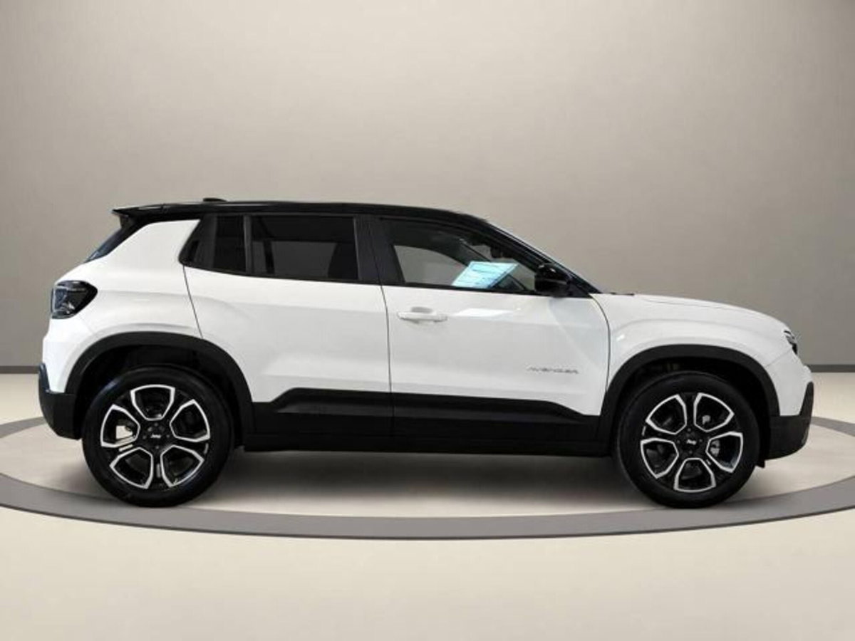 Jeep Avenger 1.2 turbo e-hybrid mhev Summit fwd 110cv edct6 (4)