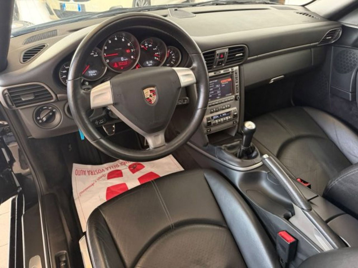 Porsche 911 Coupé Carrera 4 (11)