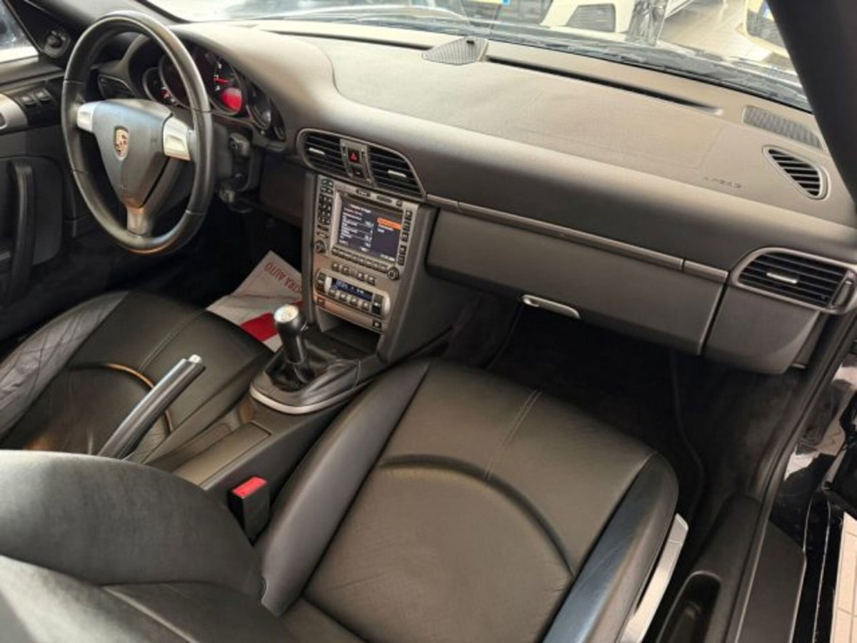 Porsche 911 Coupé Carrera 4 (9)
