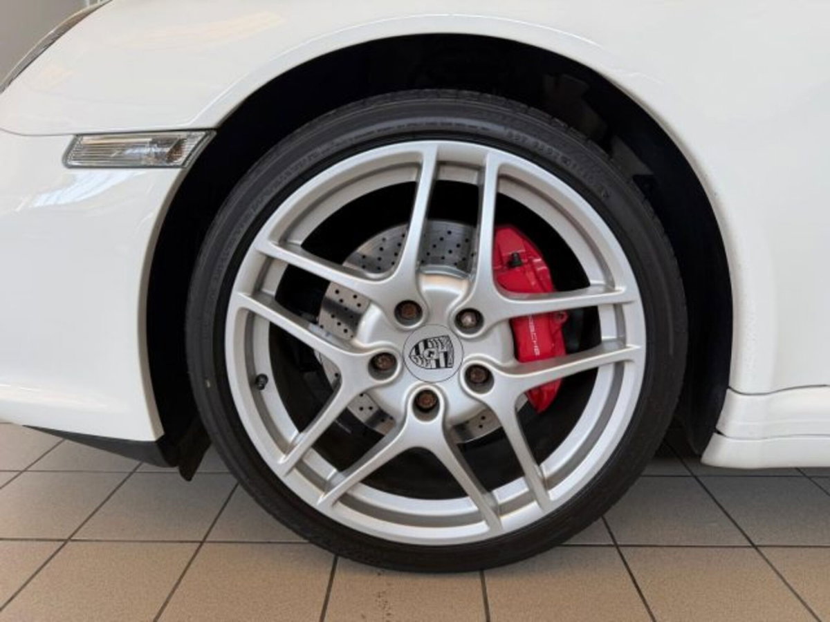 Porsche 911 Coupé Carrera 4S (8)
