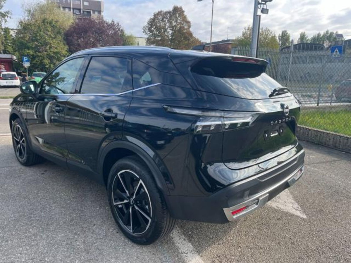 Nissan Qashqai 1.3 mhev Tekna 4wd 158cv xtronic (3)