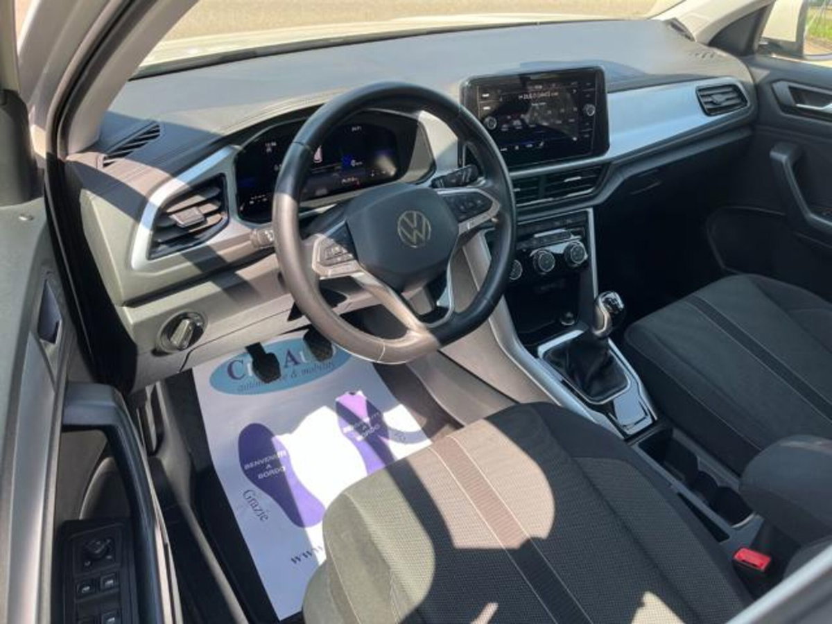 Volkswagen T-Roc 1.0 TSI Life (9)