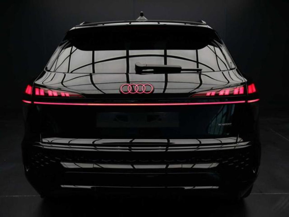 Audi Q3 Sportback 2.0 tfsi S line edition quattro 265cv s-tronic (5)