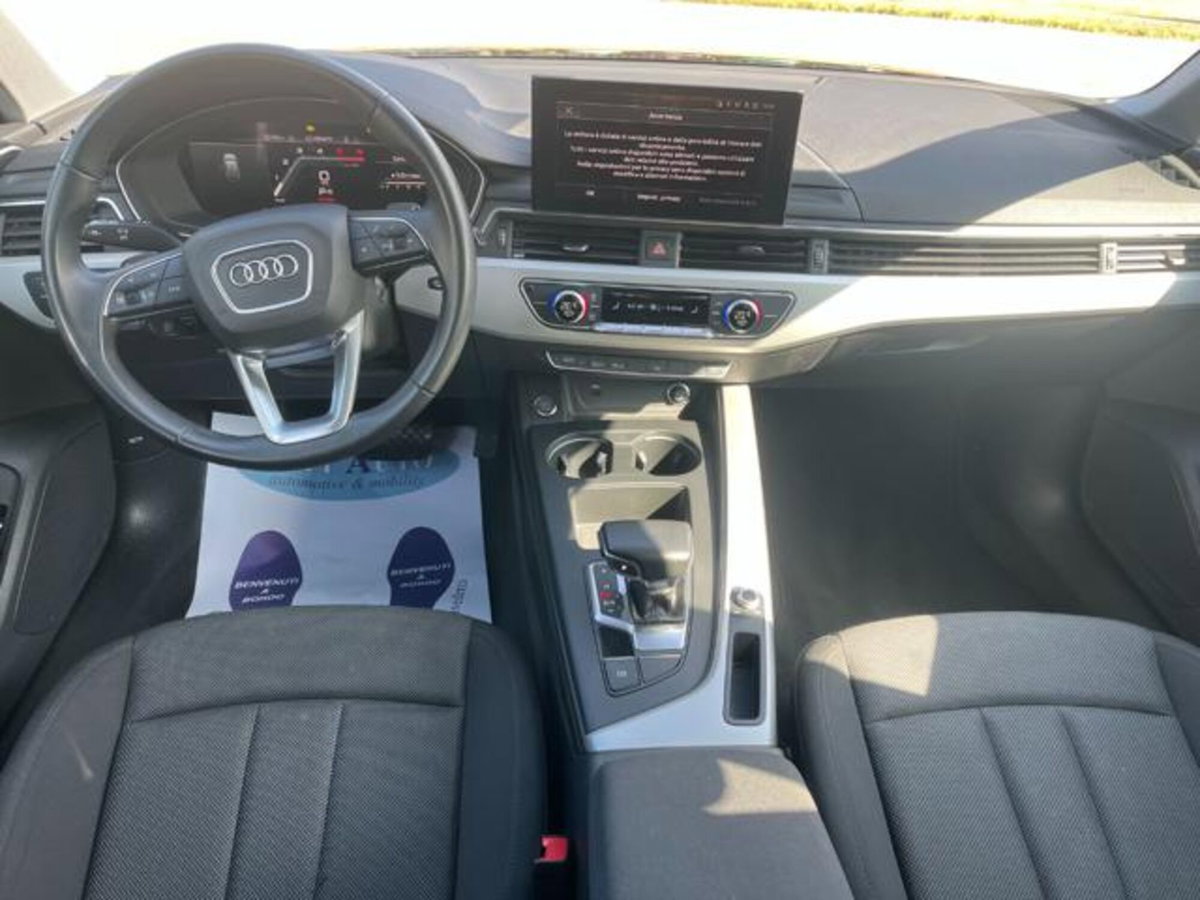 Audi A4 Avant 30 TDI/136 CV S tronic Business Advanced (13)