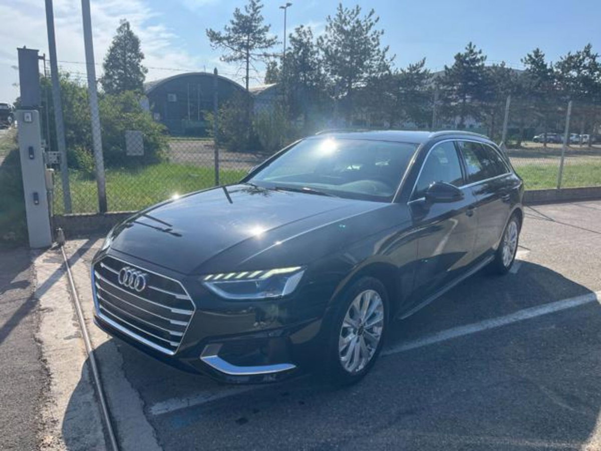 Audi A4 Avant 30 TDI/136 CV S tronic Business Advanced (2)