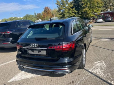 Audi A4 Avant 30 TDI/136 CV S tronic Business Advanced (3)