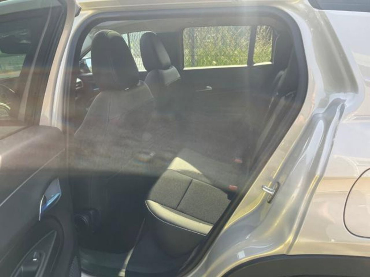 Jeep Avenger 1.2 turbo Summit fwd 100cv (12)